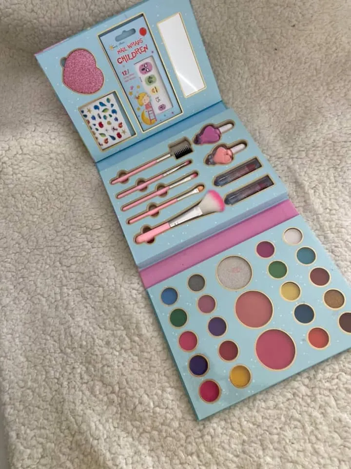 KIT DE MAQUILLAGE POUR ENANTS